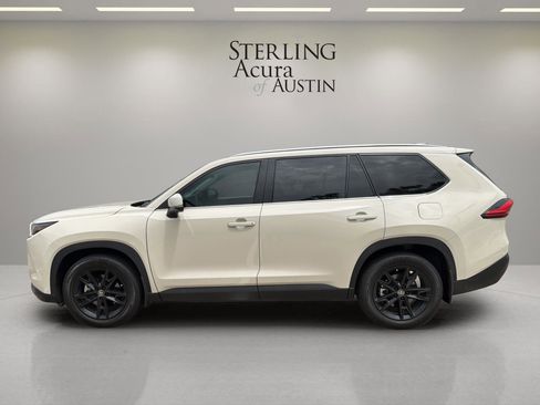Used 2024 Toyota Grand Highlander AWD image 9
