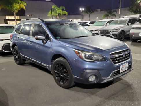 Used 2018 Subaru Outback 2.5i Limited w/ 50th Anniversary Edition image 3