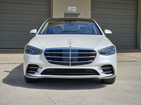 Used 2023 Mercedes-Benz S 500 4MATIC image 2