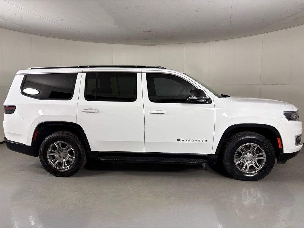 Used 2023 Jeep Wagoneer 2WD image 10