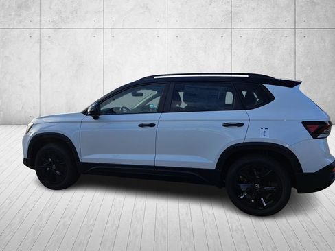 New 2026 Volkswagen Taos SE image 7