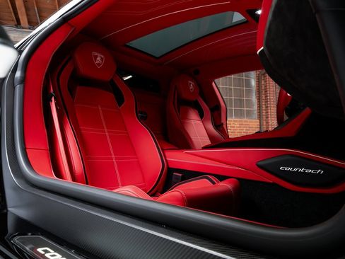 Used 2022 Lamborghini Aventador Countach image 25