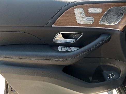 Used 2024 Mercedes-Benz GLE 350 4MATIC w/ AMG Line Exterior image 12