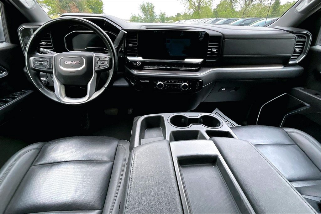 Used 2025 GMC Sierra 1500 SLT RWD image 18