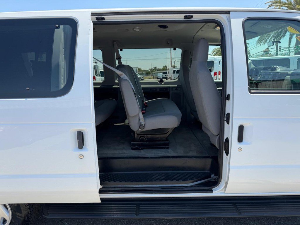 Used 2011 Ford E-350 and Econoline 350 XLT RWD image 39