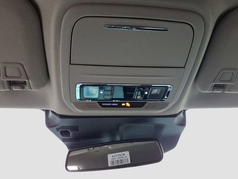 New 2026 Lincoln Corsair Premiere image 9