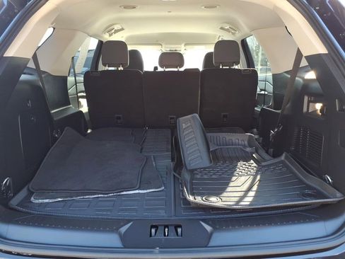 Used 2025 Ford Explorer Active image 13