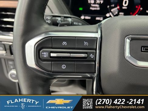 Used 2025 GMC Yukon XL Denali AWD/4WD image 25