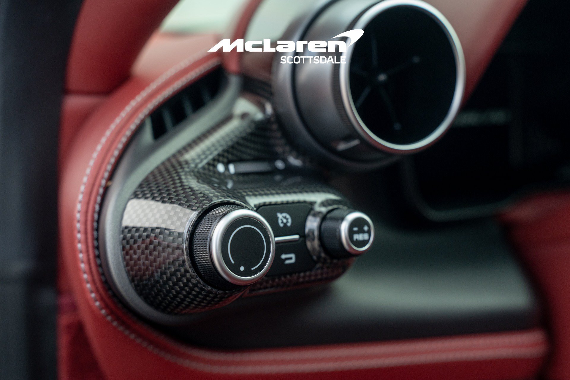 Used 2020 Ferrari F8 Tributo RWD image 18