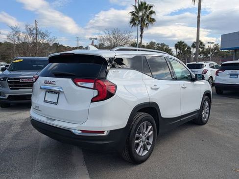 Used 2024 GMC Terrain SLT image 4
