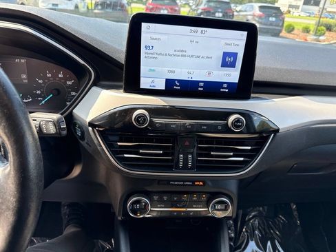 Used 2021 Ford Escape SE w/ SE Sport Appearance Package FWD image 18