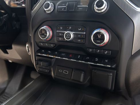 Used 2019 GMC Sierra 1500 Denali w/ Denali Ultimate Package AWD/4WD image 29
