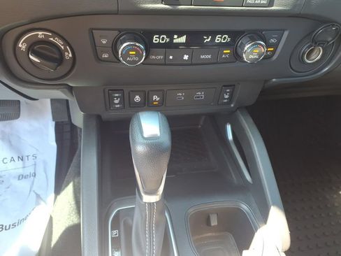 Used 2024 Nissan Frontier SV w/ Technology Package AWD/4WD image 11