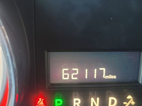 Used 2018 Dodge Grand Caravan SE w/ UConnect Hands-Free Group image 15