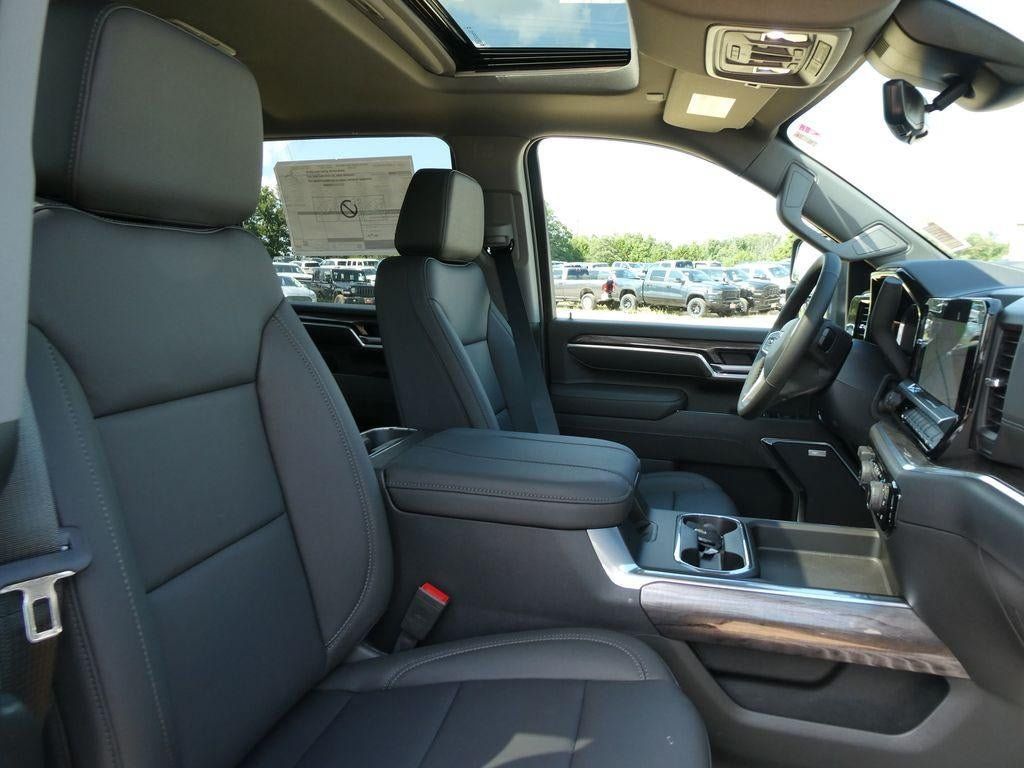 New 2026 Chevrolet Silverado 2500 LTZ w/ LTZ Plus Package AWD/4WD image 11