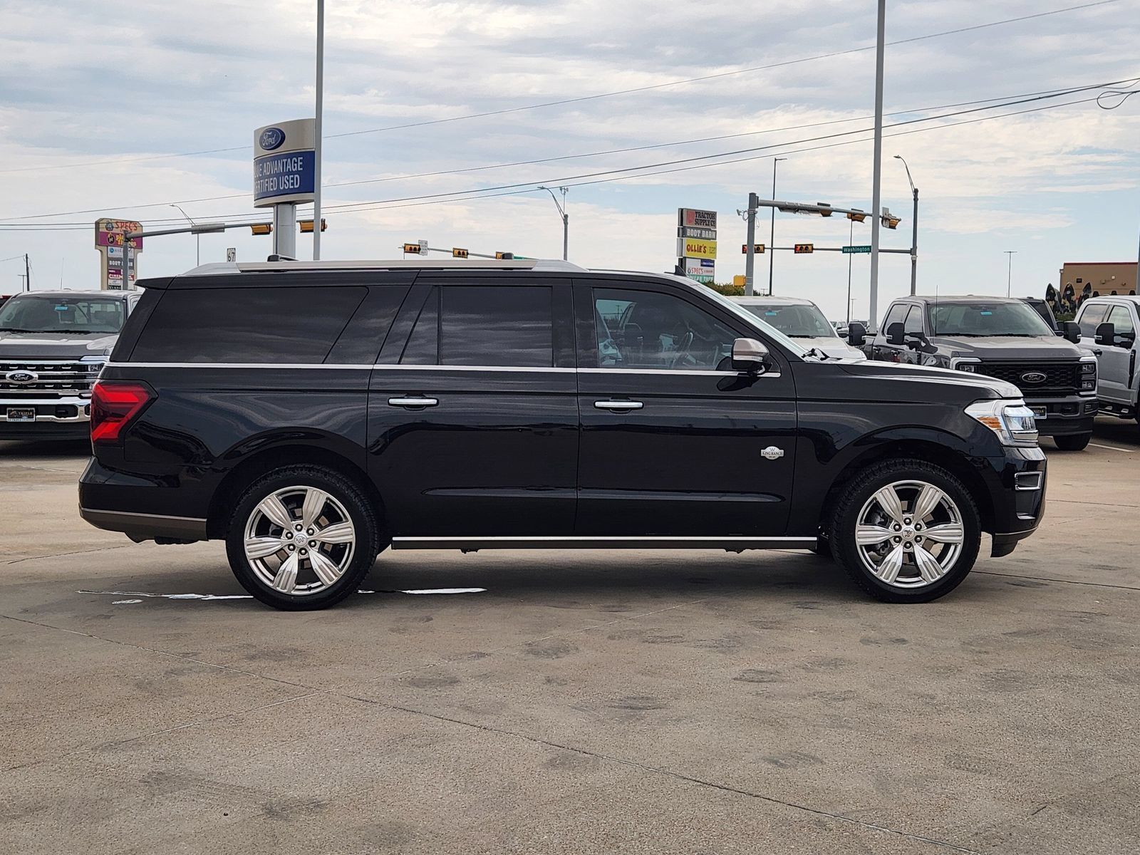 Used 2022 Ford Expedition Max King Ranch AWD/4WD image 7