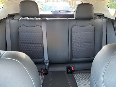 Used 2025 Chevrolet Trax LT w/ LT Convenience Package FWD image 36