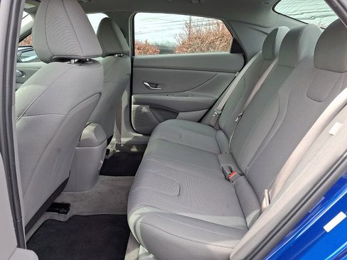 Certified 2024 Hyundai Elantra SE image 11