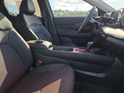 New 2026 Nissan Kicks SR FWD image 13