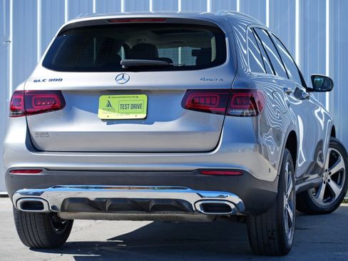 Used 2021 Mercedes-Benz GLC 300 GLC 300 w/ Premium Package image 4