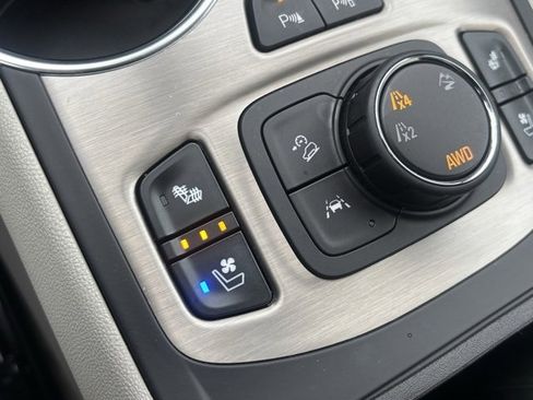 Used 2024 GMC Terrain Denali w/ Denali Premium Package image 32