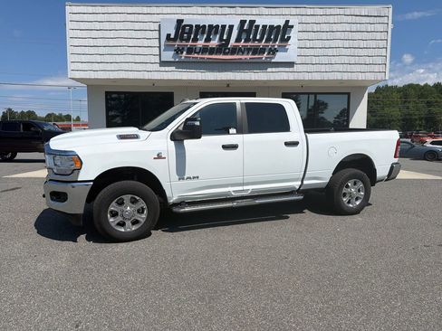 Used 2024 RAM 2500 Big Horn w/ Off Road Package AWD/4WD image 1