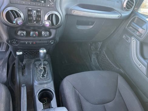 Used 2018 Jeep Wrangler Unlimited Sport S image 29