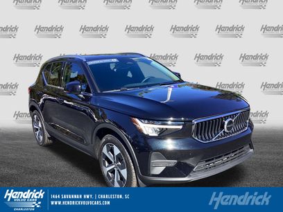 Certified 2025 Volvo XC40 B5 Core w/ Protection Package Premier