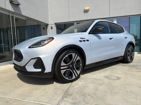 Used 2025 Maserati Grecale Folgore AWD/4WD image 3