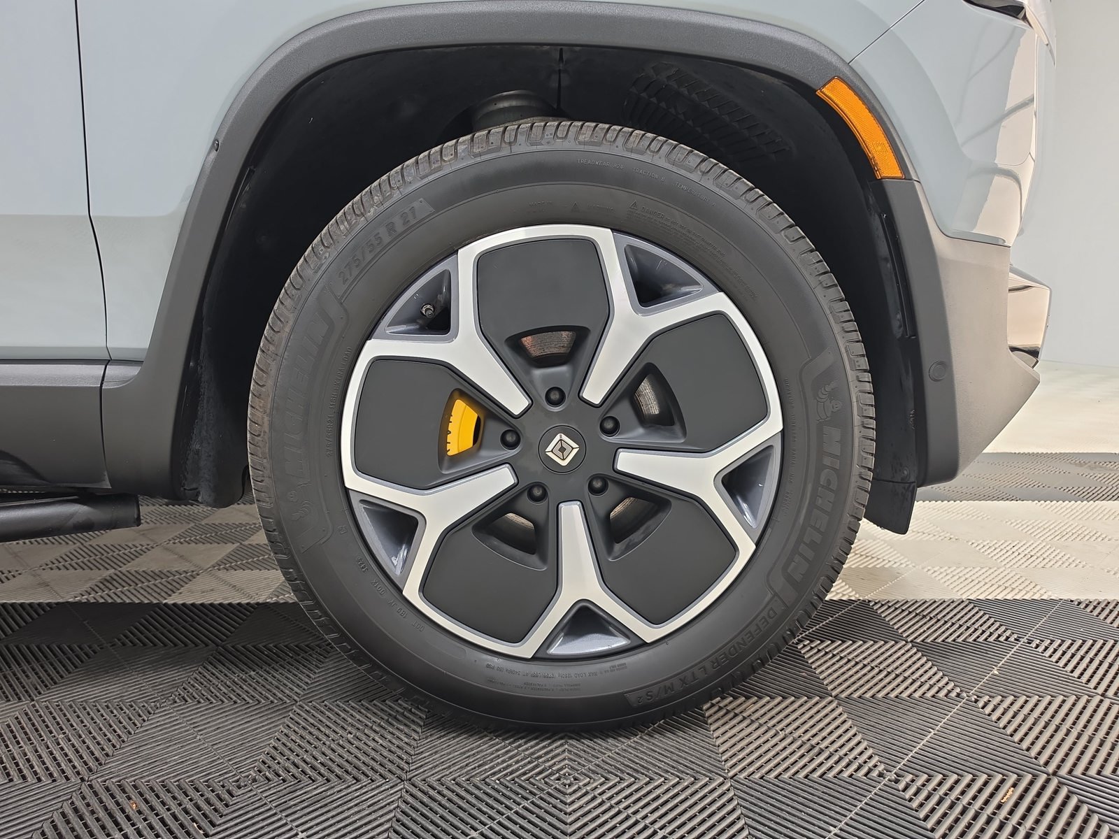 Used 2022 Rivian R1T Adventure AWD/4WD image 11