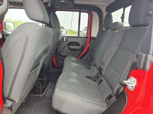 Used 2024 Jeep Gladiator Sport image 13