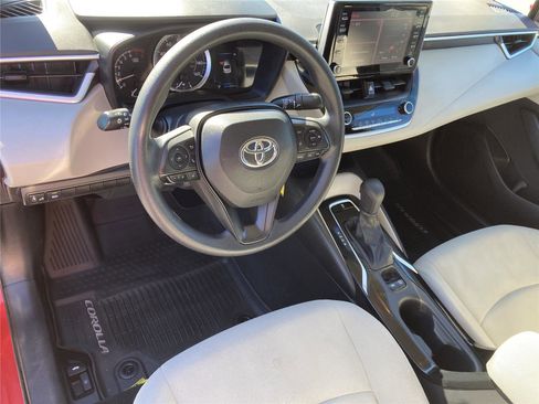 Used 2020 Toyota Corolla LE image 12