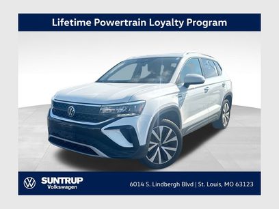 Used 2023 Volkswagen Taos SE w/ Panoramic Sunroof Package