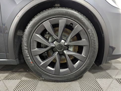 Used 2024 Tesla Model X image 25