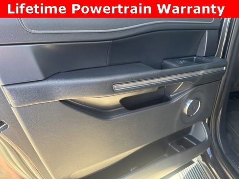 Used 2024 Ford Expedition Max XLT image 27
