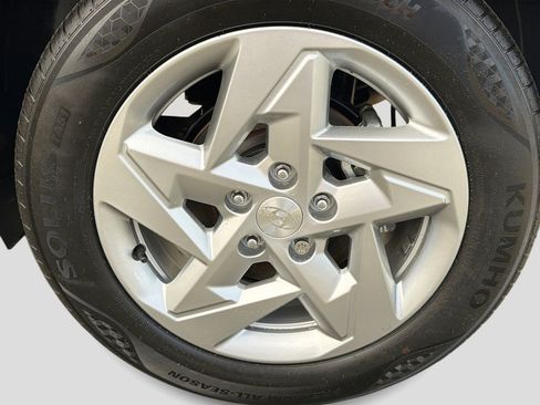 Certified 2025 Hyundai Kona SE AWD/4WD image 10