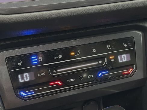 Used 2022 Volkswagen Tiguan SEL R-Line image 25