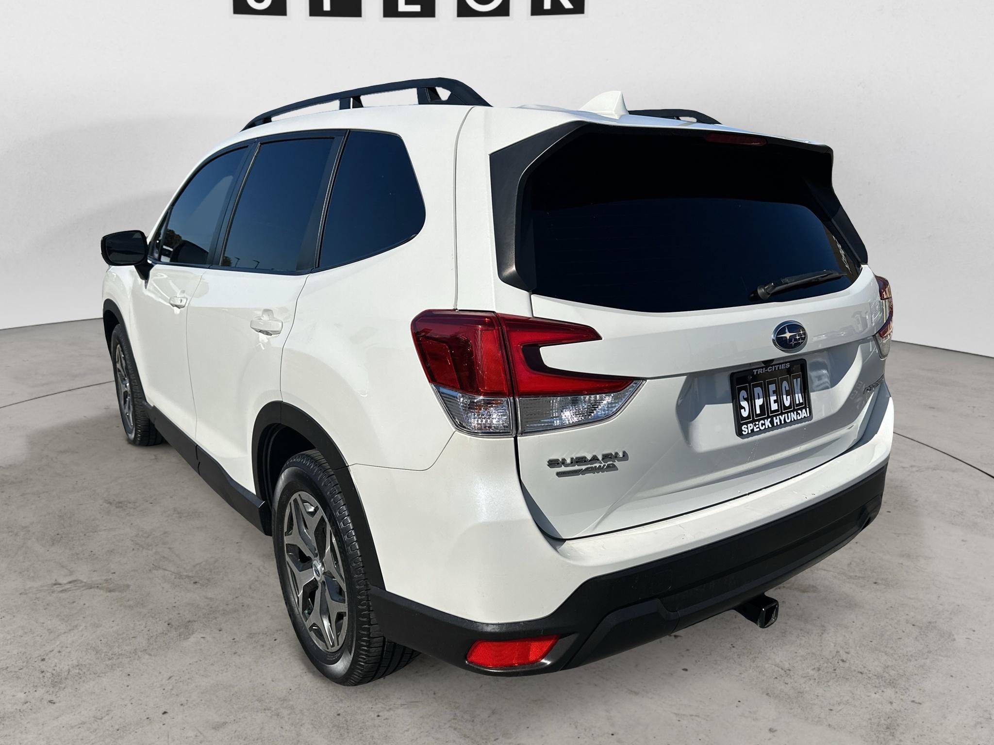 Used 2022 Subaru Forester Premium AWD/4WD image 3