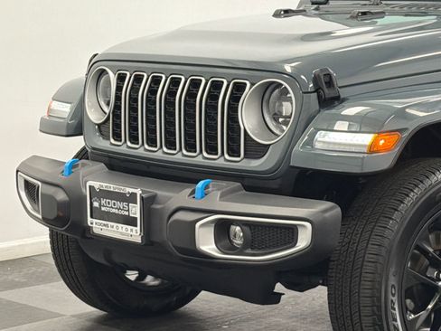Used 2024 Jeep Wrangler Unlimited Sahara AWD/4WD image 2