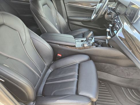 Used 2020 BMW 530i w/ Convenience Package RWD image 27