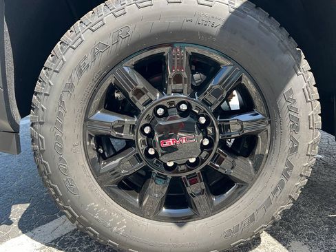 New 2026 GMC Sierra 2500 AT4 w/ AT4 Premium Plus Package AWD/4WD image 27