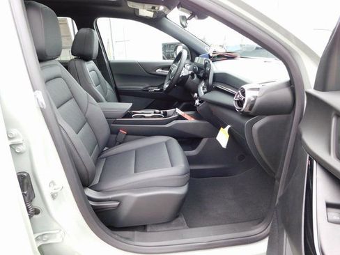 New 2026 Chevrolet Equinox LT w/ Convenience Package II image 18