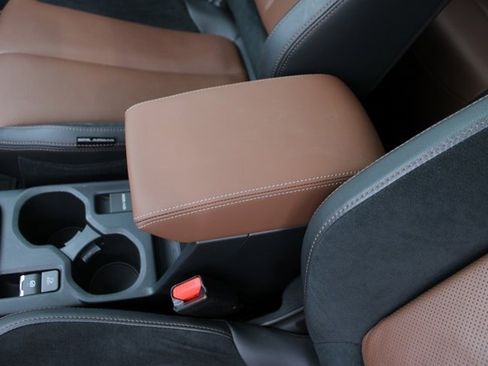 Used 2025 Subaru Forester Touring w/ Popular Package - Touring image 32