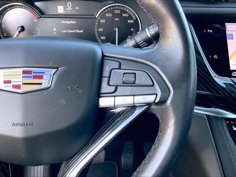 Used 2023 Cadillac XT6 Premium Luxury image 25