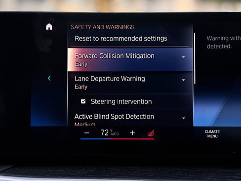 Used 2023 BMW 330i Sedan w/ M Sport Package image 5