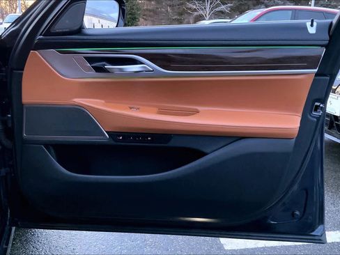 Used 2020 BMW 750i xDrive 750i xDrive w/ Autobahn Package image 22