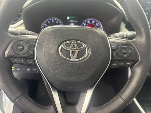 Used 2022 Toyota RAV4 XLE Premium FWD image 16