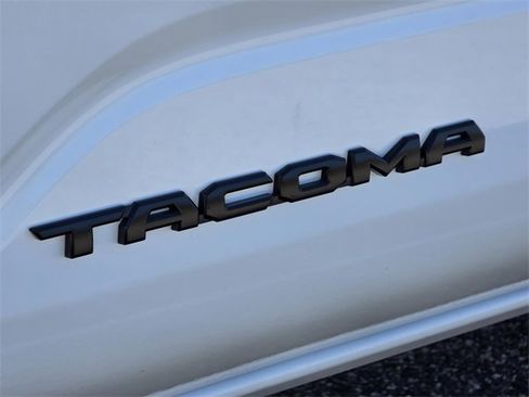 Used 2024 Toyota Tacoma TRD Off-Road image 28