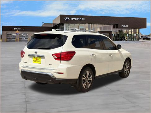 Used 2019 Nissan Pathfinder SV image 9