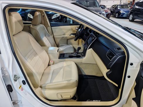 Used 2017 Toyota Camry XLE FWD image 30